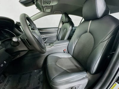 Toyota Camry SE 2021