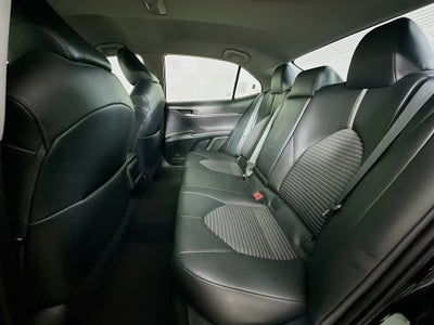 Toyota Camry SE 2021