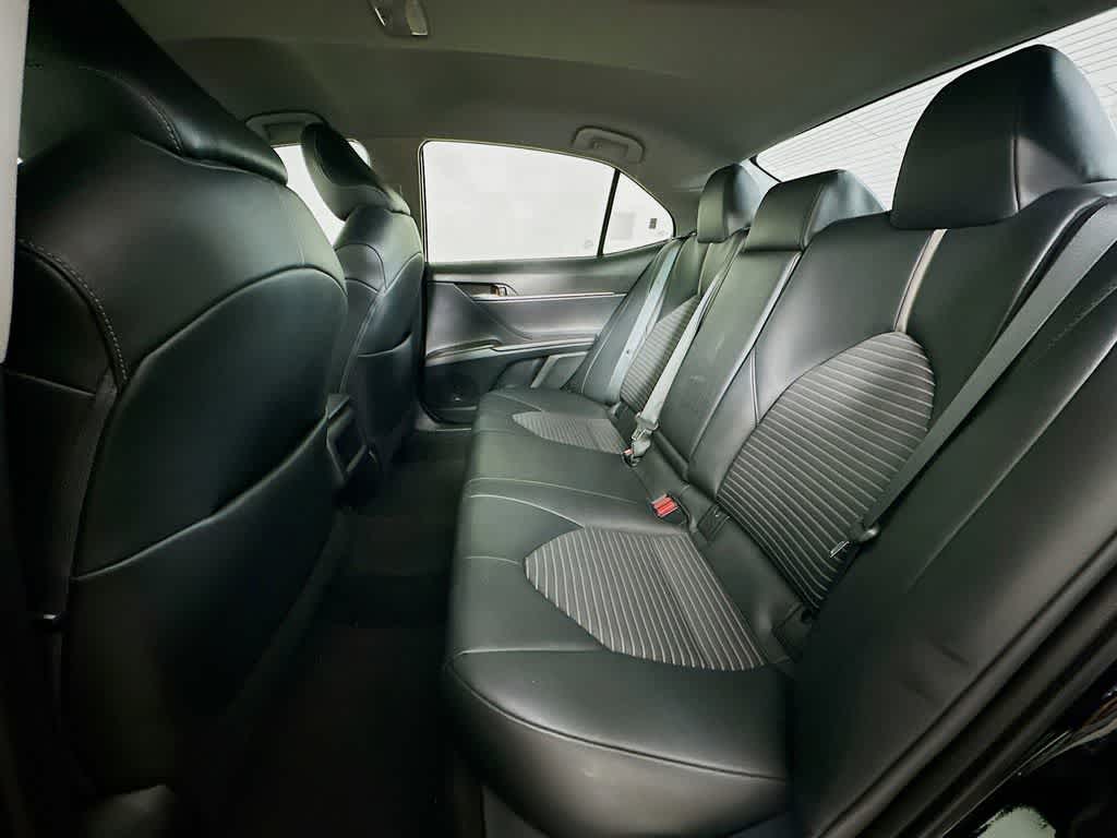 Toyota Camry SE 2021