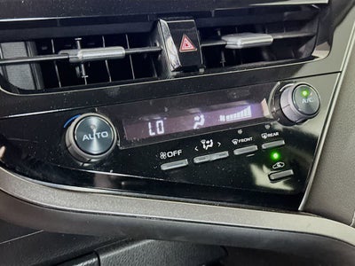 Toyota Camry SE 2021