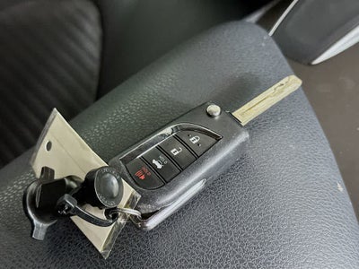 Toyota Camry SE 2021