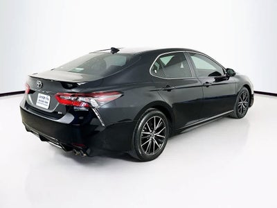 Toyota Camry SE 2021