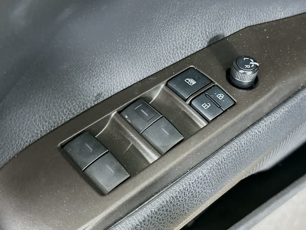 Toyota Camry SE 2021