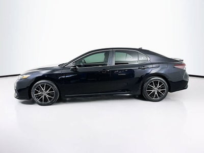 Toyota Camry SE 2021