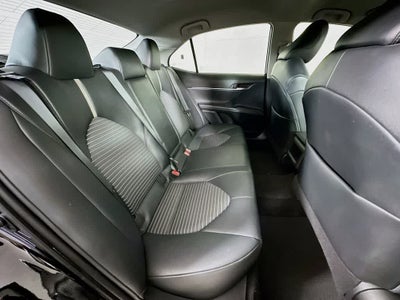 Toyota Camry SE 2021