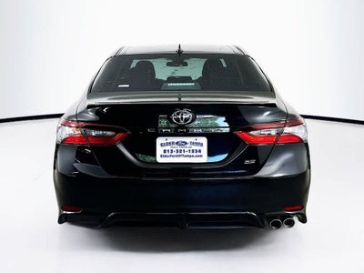 Toyota Camry SE 2021