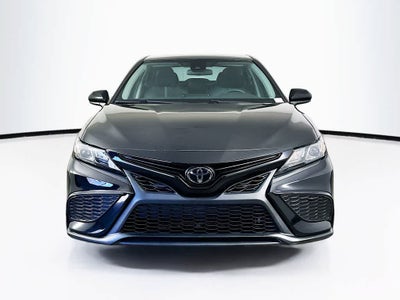Toyota Camry SE 2021