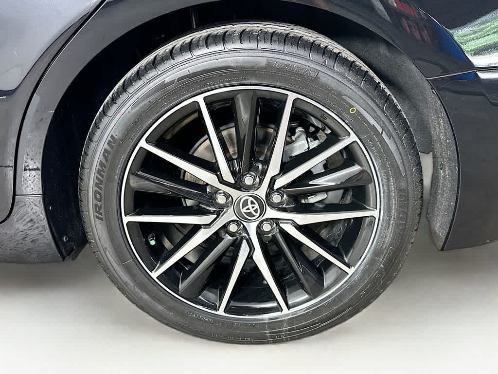 Toyota Camry SE 2021