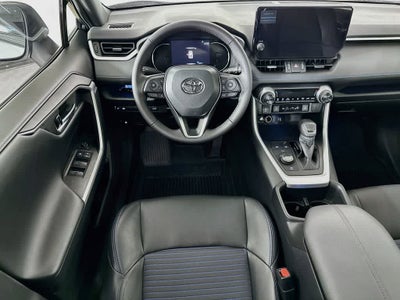 Toyota RAV4 Hybrid XSE 2025