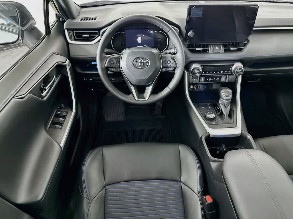 Toyota RAV4 Hybrid XSE 2025