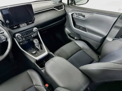 Toyota RAV4 Hybrid XSE 2025