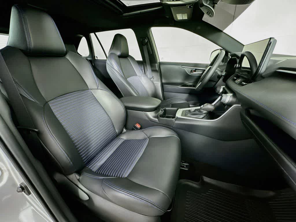 Toyota RAV4 Hybrid XSE 2025
