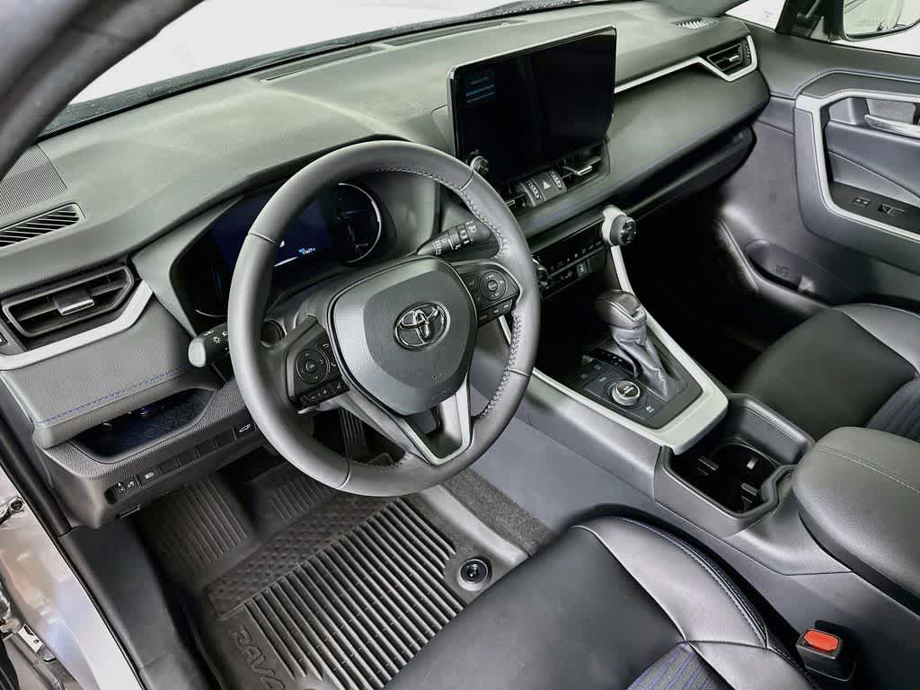 Toyota RAV4 Hybrid XSE 2025