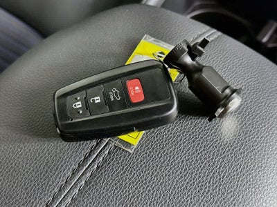 Toyota RAV4 Hybrid XSE 2025