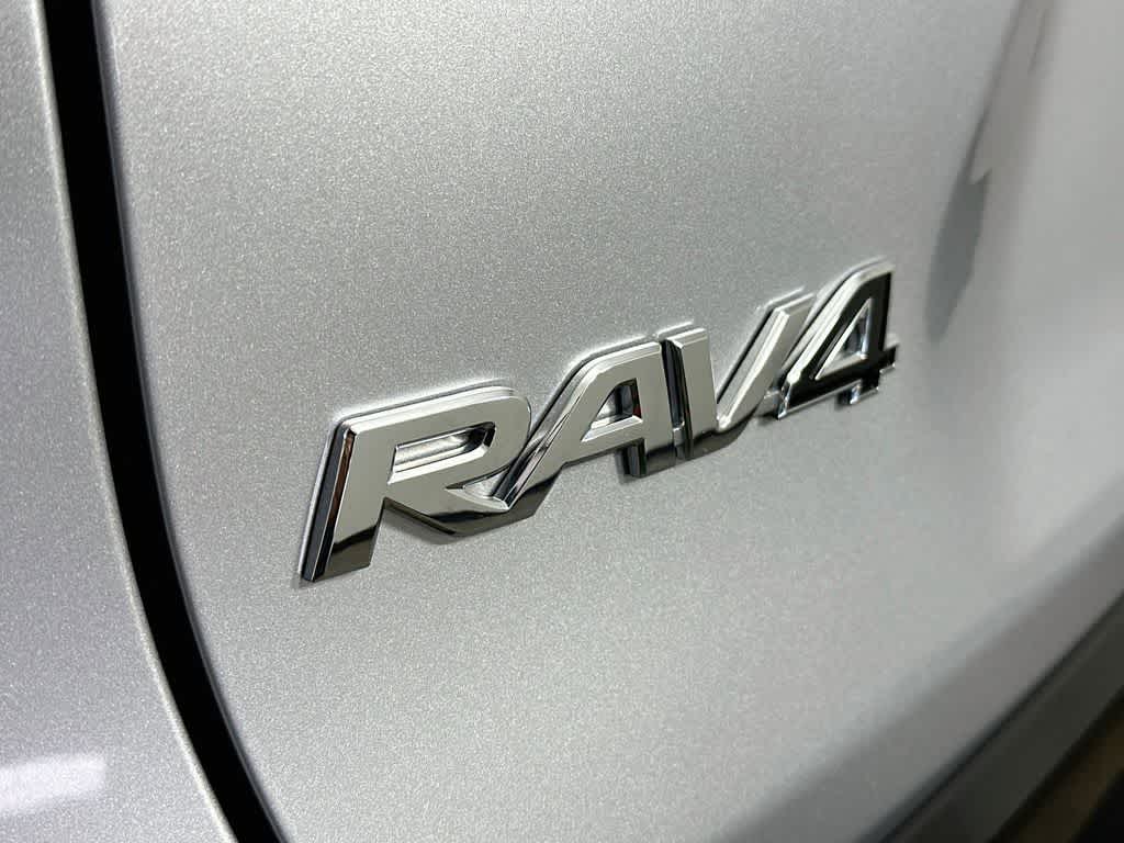 Toyota RAV4 Hybrid XSE 2025