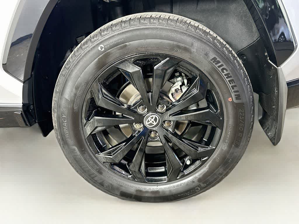 Toyota RAV4 Hybrid XSE 2025