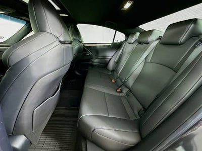 Comportamiento en carretera del Lexus ES 350 F SPORT 2024