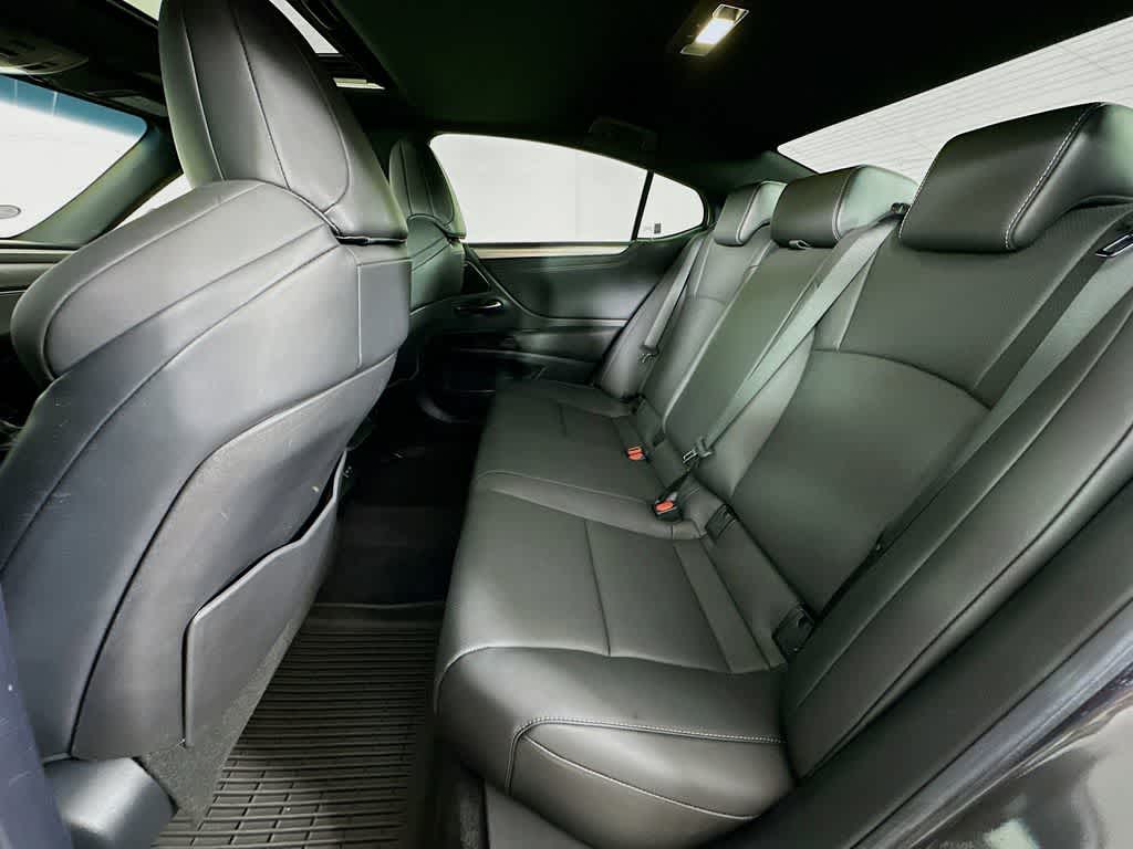 Comportamiento en carretera del Lexus ES 350 F SPORT 2024