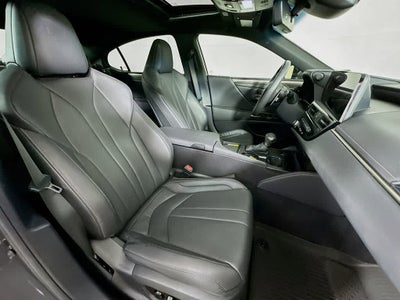 Comportamiento en carretera del Lexus ES 350 F SPORT 2024