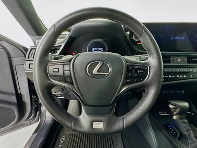 Comportamiento en carretera del Lexus ES 350 F SPORT 2024