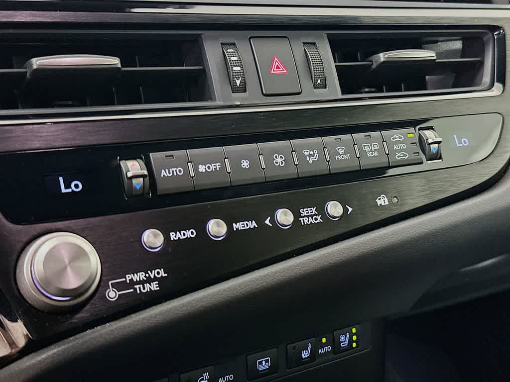 Comportamiento en carretera del Lexus ES 350 F SPORT 2024