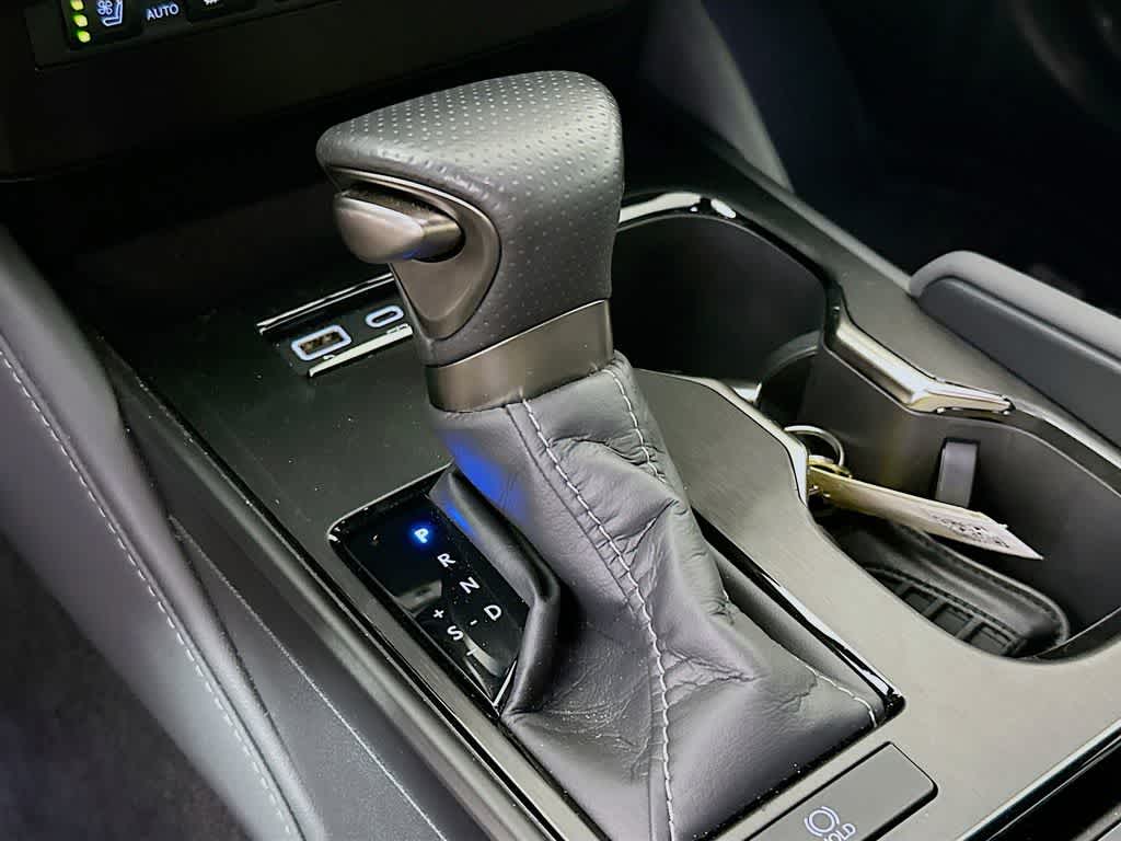 Comportamiento en carretera del Lexus ES 350 F SPORT 2024