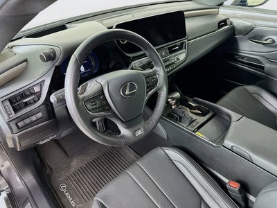 Comportamiento en carretera del Lexus ES 350 F SPORT 2024