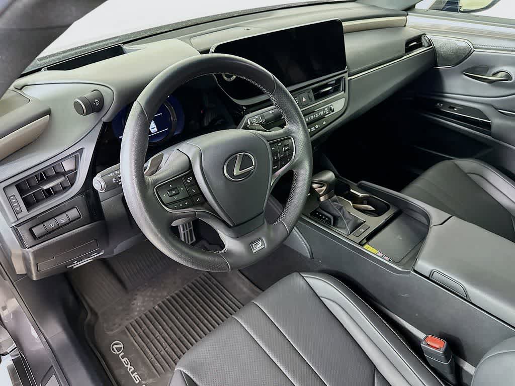 Comportamiento en carretera del Lexus ES 350 F SPORT 2024