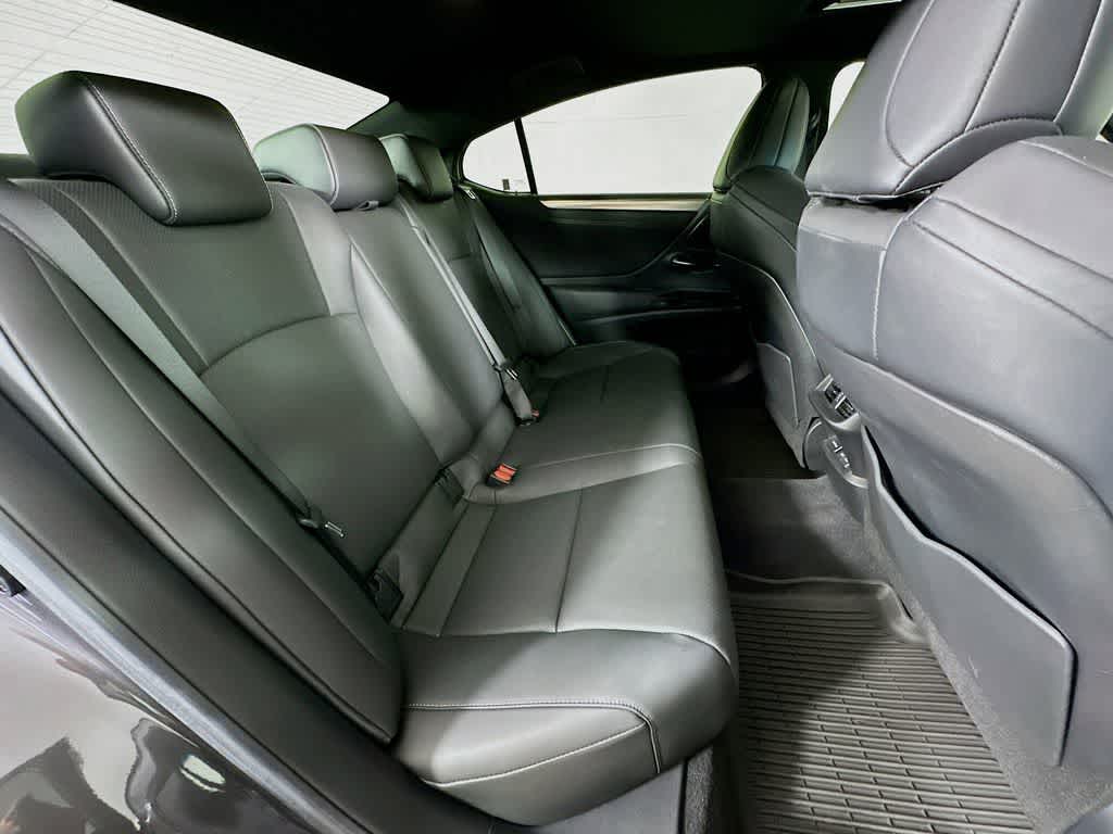 Comportamiento en carretera del Lexus ES 350 F SPORT 2024