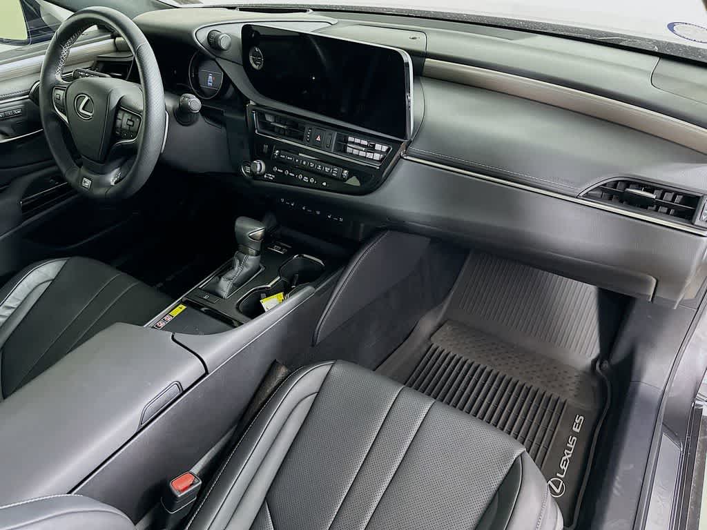 Comportamiento en carretera del Lexus ES 350 F SPORT 2024
