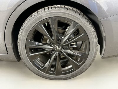 Comportamiento en carretera del Lexus ES 350 F SPORT 2024