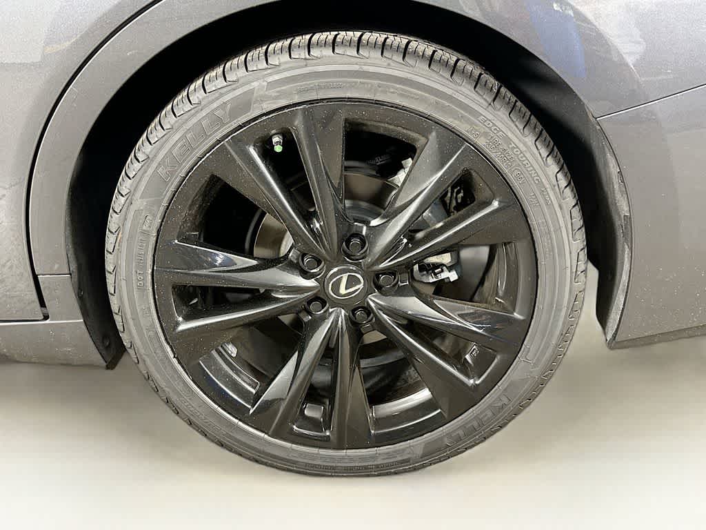 Comportamiento en carretera del Lexus ES 350 F SPORT 2024