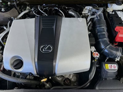 Comportamiento en carretera del Lexus ES 350 F SPORT 2024