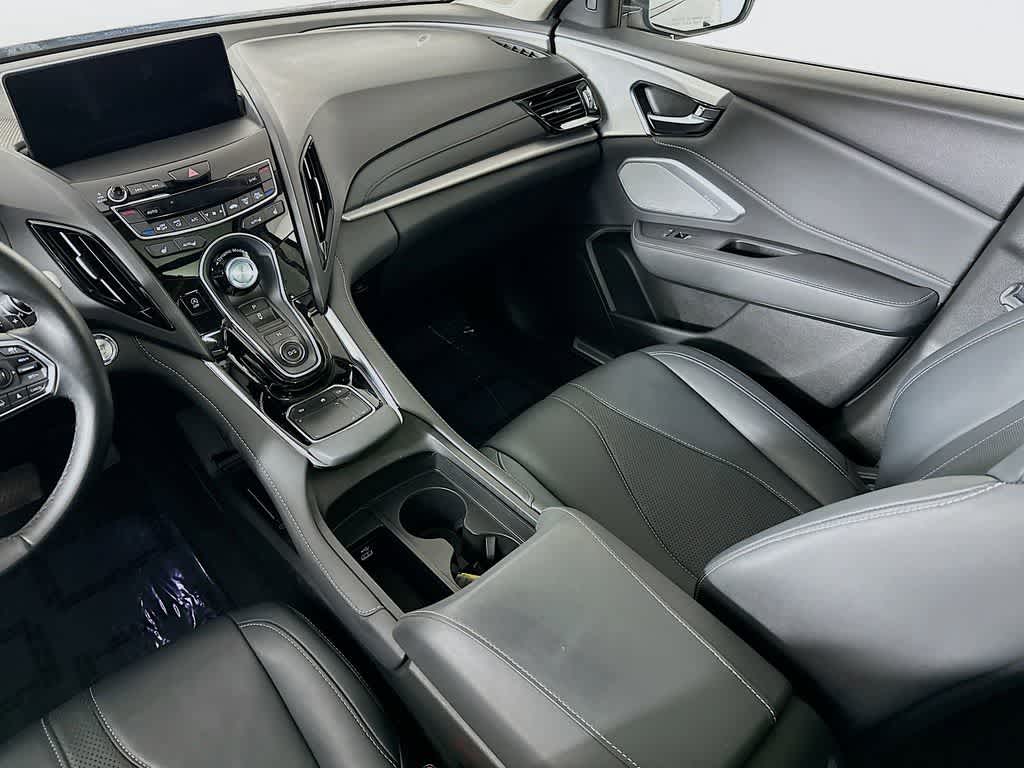 Acura RDX 2023 con paquete tecnológico