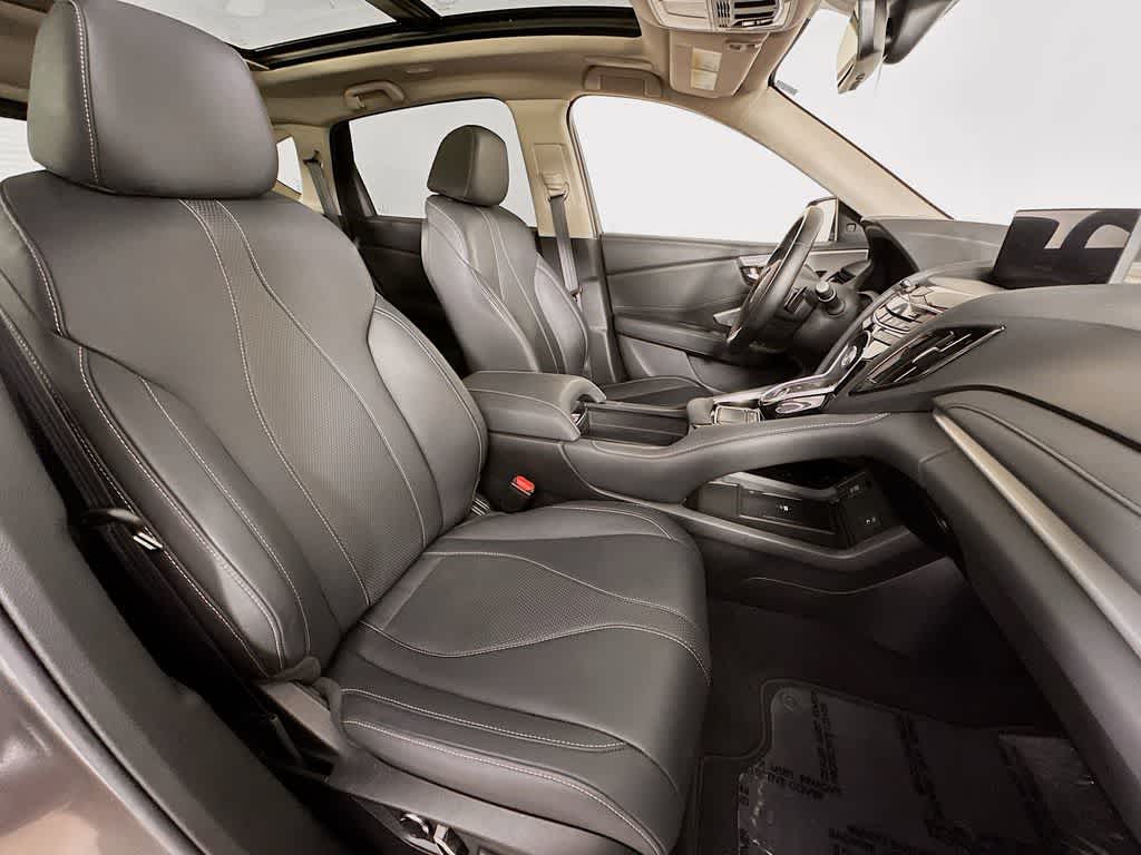 Acura RDX 2023 con paquete tecnológico