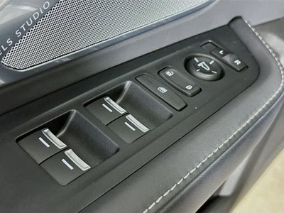 Acura RDX 2023 con paquete tecnológico