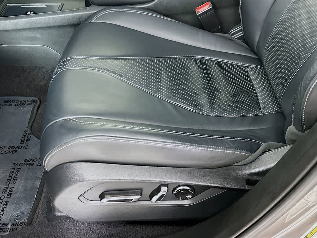 Acura RDX 2023 con paquete tecnológico