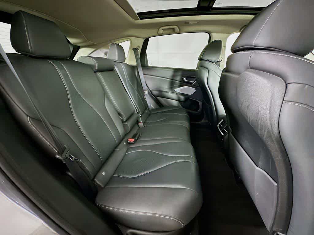 Acura RDX 2023 con paquete tecnológico