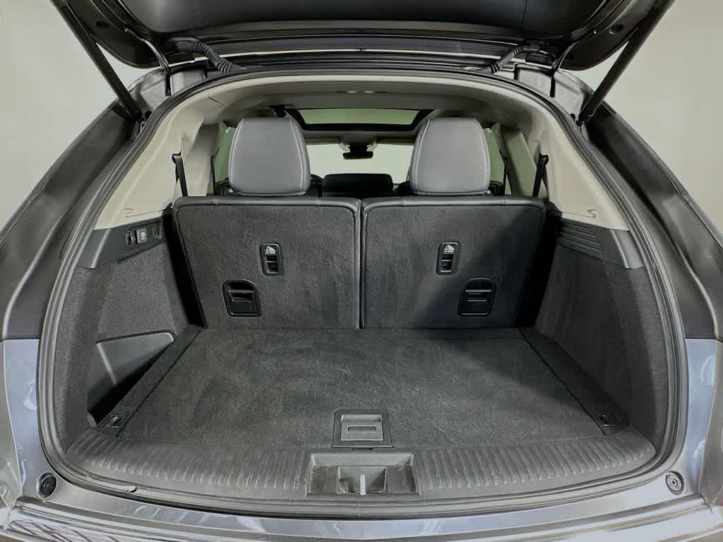 Acura MDX 2023 con paquete tecnológico