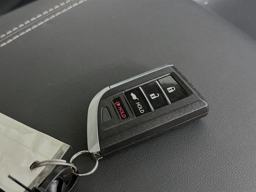 Acura MDX 2023 con paquete tecnológico