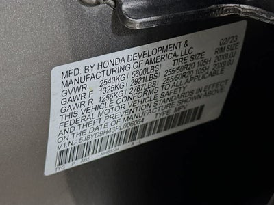 Acura MDX 2023 con paquete tecnológico