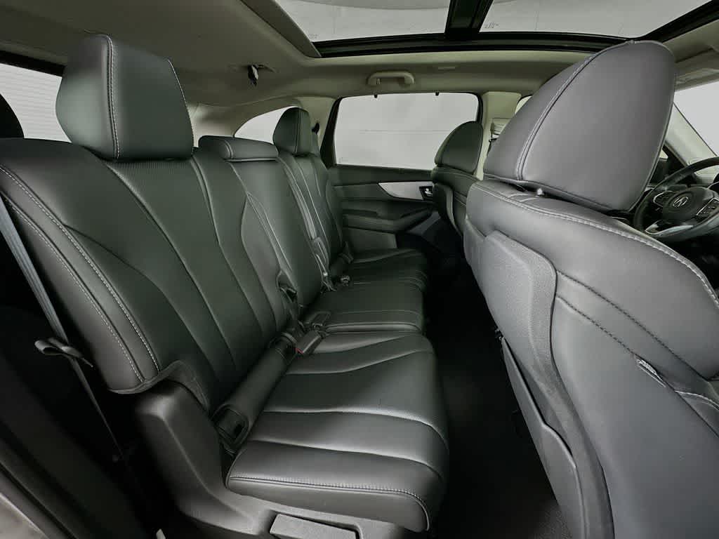 Acura MDX 2023 con paquete tecnológico