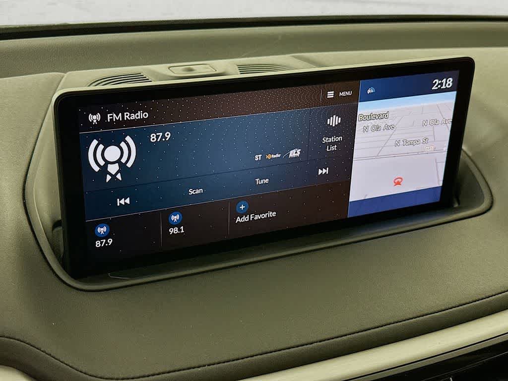 Acura MDX 2023 con paquete tecnológico