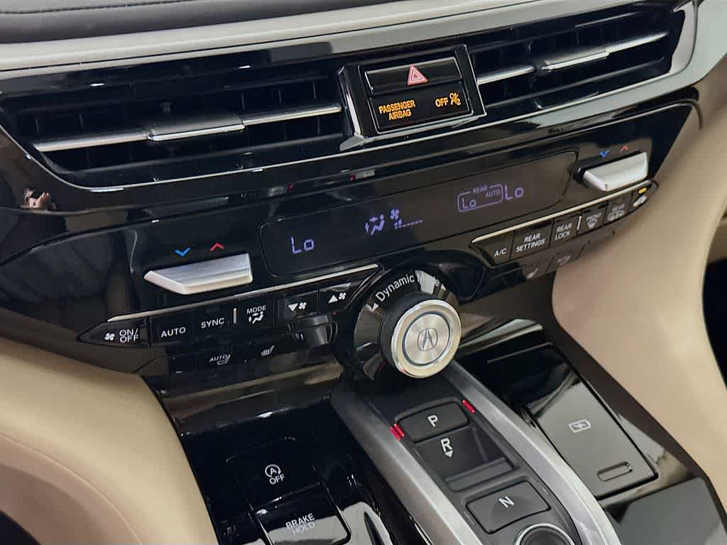 Acura MDX 2023 con paquete tecnológico