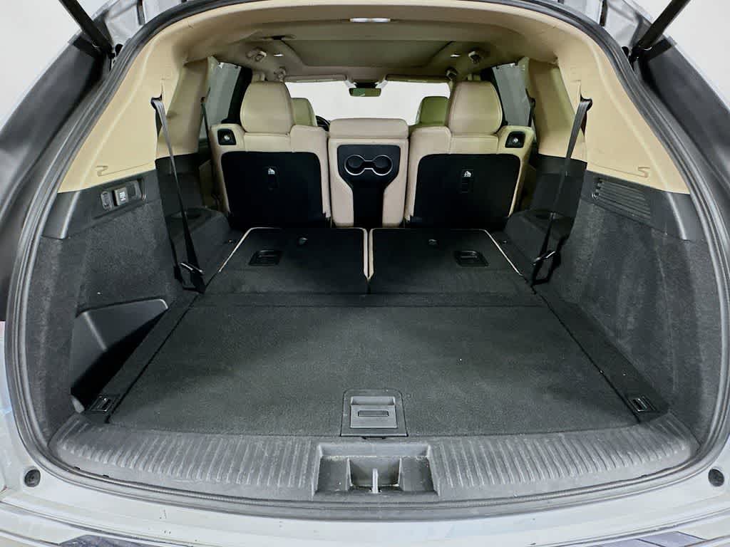 Acura MDX 2023 con paquete tecnológico
