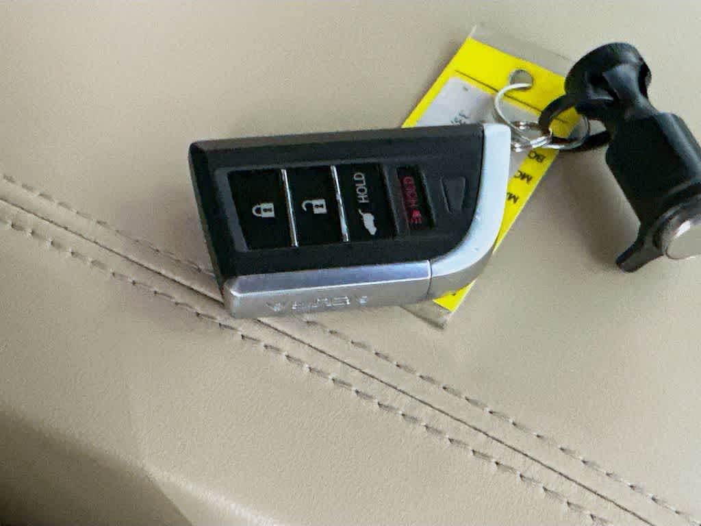 Acura MDX 2023 con paquete tecnológico