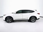 Acura MDX 2023 con paquete tecnológico
