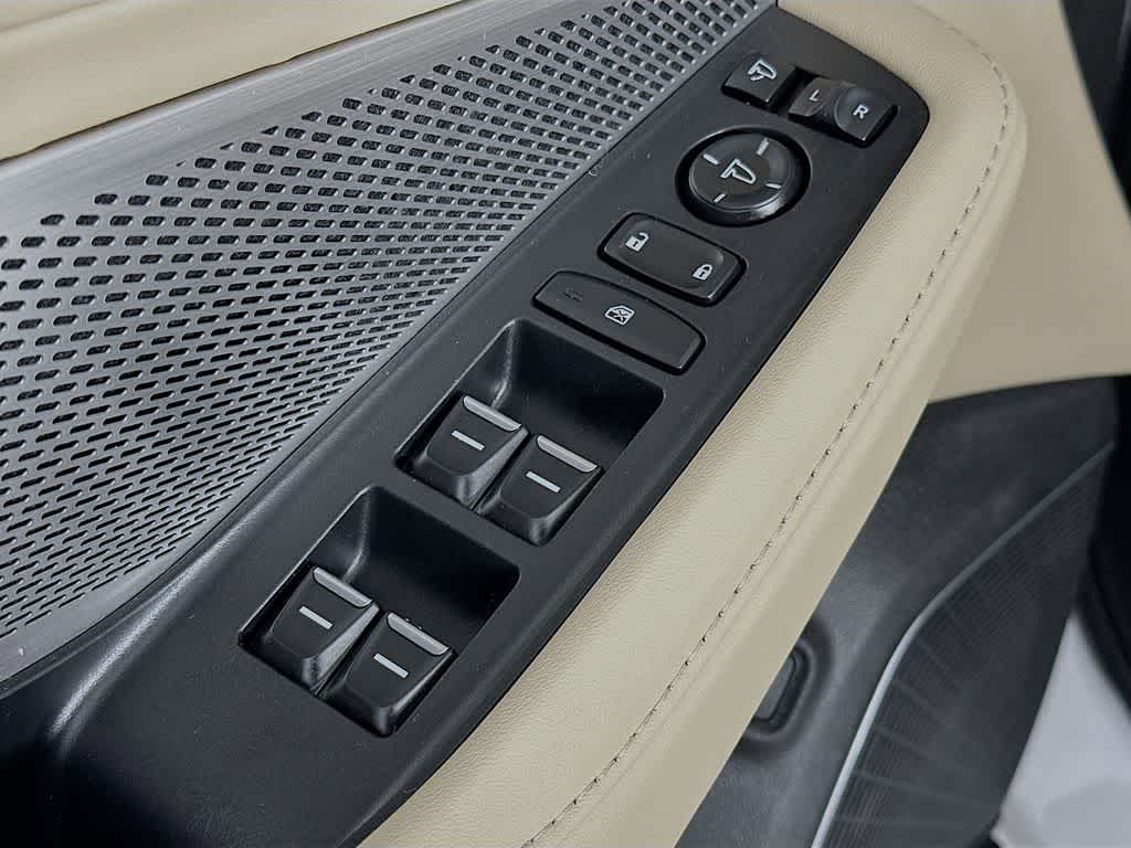Acura MDX 2023 con paquete tecnológico
