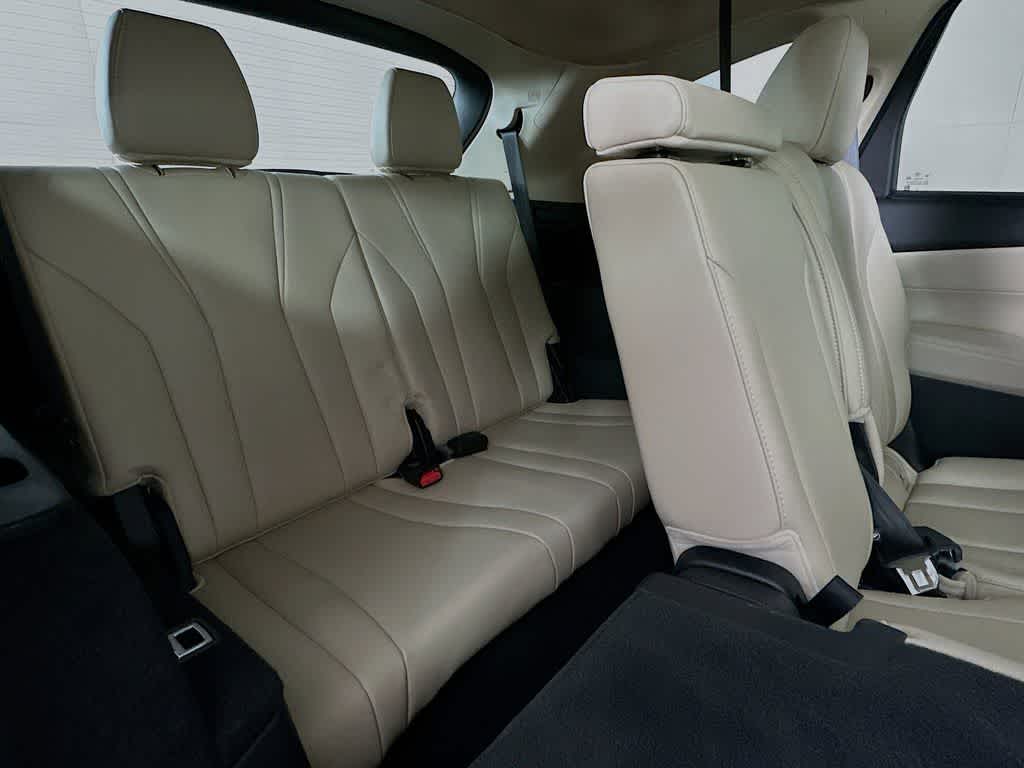 Acura MDX 2023 con paquete tecnológico