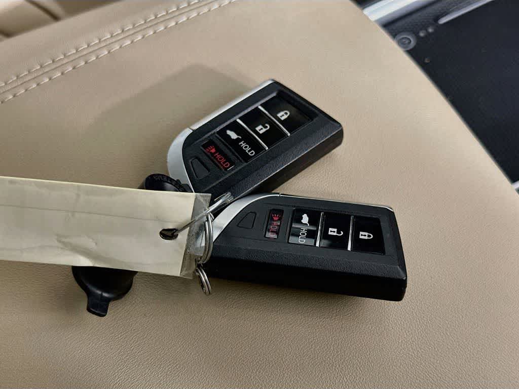 Acura MDX 2024 con paquete tecnológico